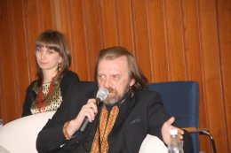 В Симферополе вооруженные люди блокировали квартал в районе бульвара Франко