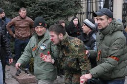 Штурм харьковской ОГА: жестокая расправа над активистами (ВИДЕО)