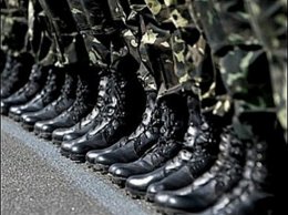Киевляне массово собираются возле военкоматов для мобилизации