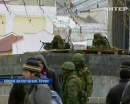 В Симферополе у здания парламента неизвестные установили пулеметную точку (ВИДЕО)