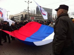 В Луганске пророссийские боевики делят сумку с деньгами (ФОТО)