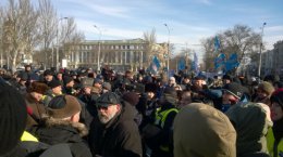 Депутаты Донецкого областного совета выполнили требования митингующих