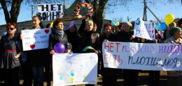Крымчанки просят Путина подарить им мир к 8 марта