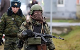 В Севастополе провокаторы под прикрытием русских солдат готовят штурм Штаба ВМС