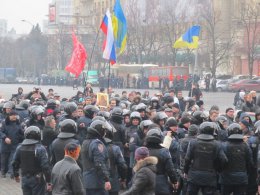 Митингующие пикетируют Харьковскую облгосадминистрацию (ФОТО)