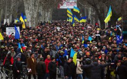 Двухтысячный антивоенный митинг в Донецке (ВИДЕО)