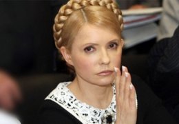 Тимошенко считает каблуки символом сопротивления Януковичу