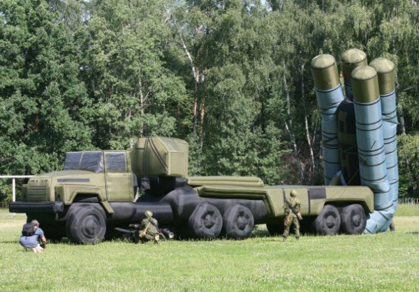 "Надувная" российская армия рассмешила интернет (ФОТО)