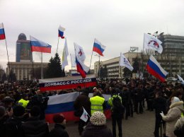 В Донецке пророссийские активисты штурмовали ОГА и СБУ (ВИДЕО)