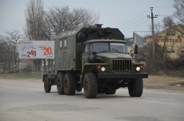 Через Феодосию прошла военная колонна без опознавательных знаков (ФОТО)