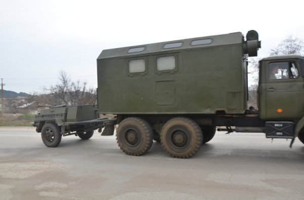 Через Феодосию прошла военная колонна без опознавательных знаков (ФОТО)