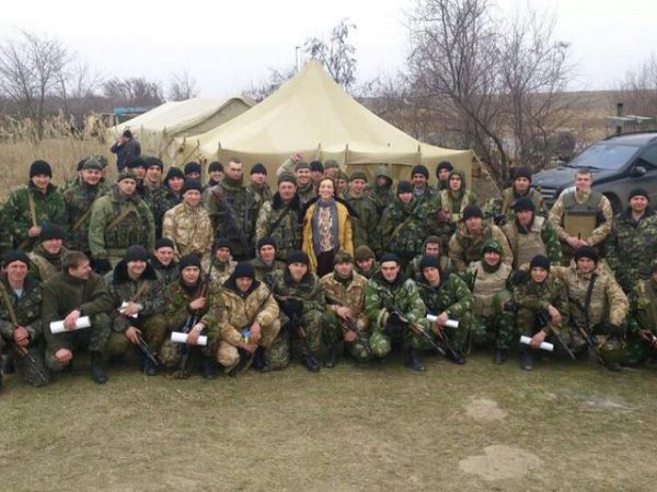 Светлана Тарабарова спела песни для военных в Крыму (ФОТО)