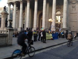 В центре Лондона украинцы провели акцию (ФОТО+ВИДЕО)