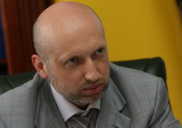 Турчинов посоветовал крымчанам съездить в российскую глубинку