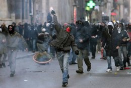 Массовые беспорядки в столице Донбасса будут координироваться  группой политиков