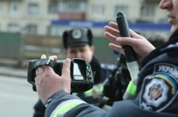 Гаишники продолжают отнимать у водителей автомобили (ВИДЕО) Гаишники продолжают отнимать у водителей автомобили (ВИДЕО)