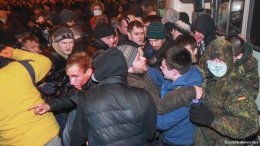 Политологи рассказали, что нужно сделать украинской власти, чтобы предотвратить столкновения