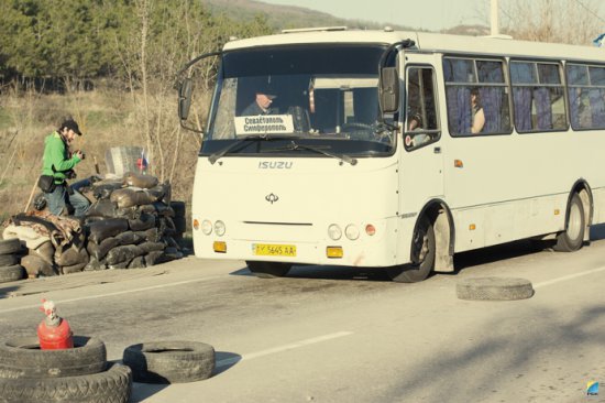 Блок-пост под Севастополем охраняют донские казаки и сербские четники (ФОТО)