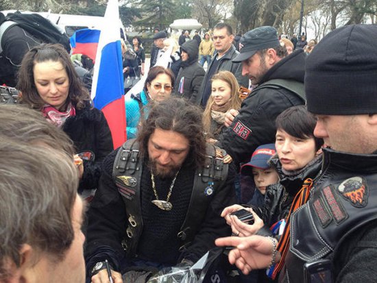 Для агитации крымского народа в Севастополь приехал любимый "Хирург" Путина (ФОТО)