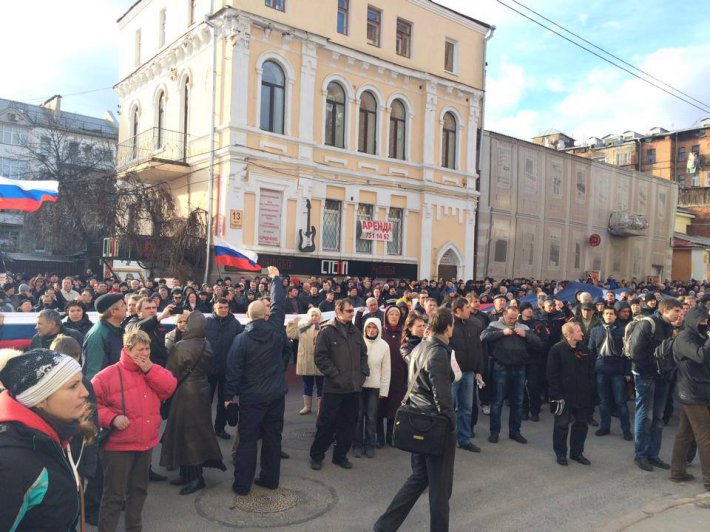В Харькове пророссийские активисты разгромили офис «Просвиты» на Рымарской (ФОТО)