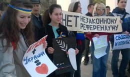 Поддержать крымчан, которые не хотят присоединения к России, вышли ивано-франковцы (ВИДЕО)