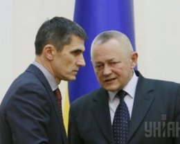 Яценюк отправил Ярему и Тенюха в Крым