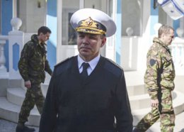 Боевики "самообороны Крыма" рассказали о похищении командующего ВМС Украины Сергея Гайдука (ВИДЕО)