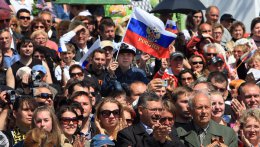 Россияне сохраняют позитивное отношение к украинцам