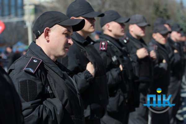 В Херсоне около двух тысяч человек выступило против сепаратизма (ВИДЕО))