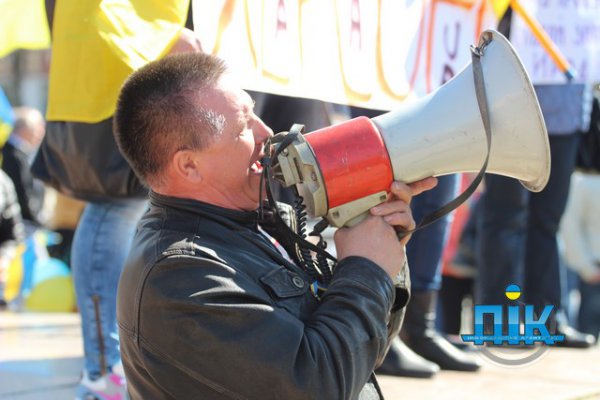 В Херсоне около двух тысяч человек выступило против сепаратизма (ВИДЕО))