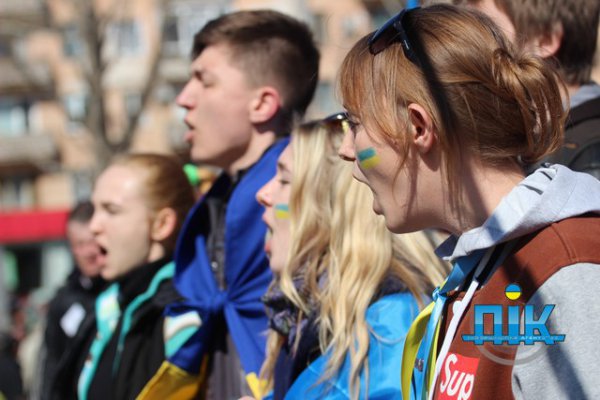 В Херсоне около двух тысяч человек выступило против сепаратизма (ВИДЕО))