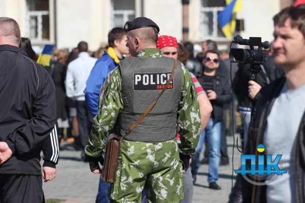 В Херсоне около двух тысяч человек выступило против сепаратизма (ВИДЕО))
