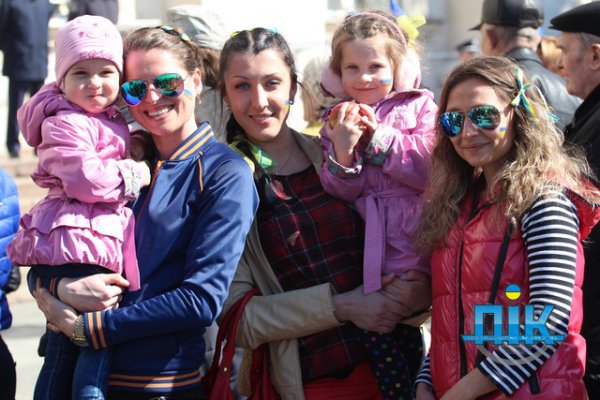 В Херсоне около двух тысяч человек выступило против сепаратизма (ВИДЕО))