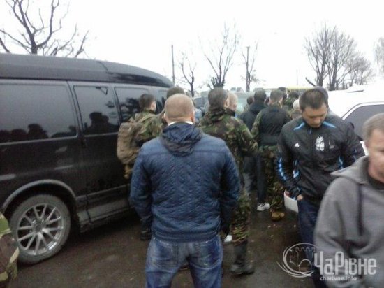 На похороны Белого Ярош приехал на элитном авто Януковича-младшего (ФОТО)