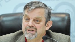 Виктор Небоженко: «Никакой курс не изменится, иначе 15 млрд не дадут»