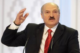 Александр Лукашенко: "России плевать на то, признает ли мир Крым в ее составе"