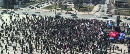 На митинге в Донецке требуют референдум