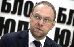 Сергей Власенко не исключает того, что Кличко станет директором фабрики «Рошен»