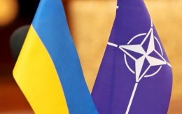 НАТО не исключает политическое и военное сотрудничество с Украиной