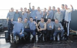 Жители Черкасс торжественно встретили экипаж тральщика "Черкассы" (ВИДЕО)