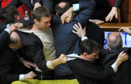 Депутаты Верховной Рады решили больше не драться