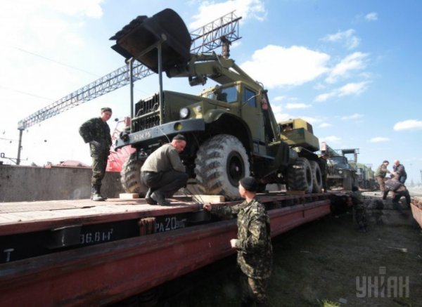 Украинскую военную технику вывезут из Крыма (ФОТО)