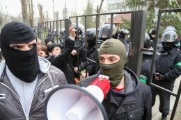 Харьковский суд перенес рассмотрение вопроса по задержанным в ХОГА на четверг