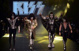 Американские группы KISS и Nirvana были официально включены в "Зал славы рок-н-ролла"