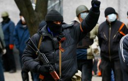 Сепаратисты захватили два админздания в Енакиево