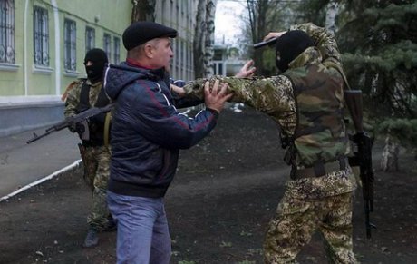 Российские спецназовцы участвовали в штурме горотдела в Краматорске (ФОТО+ВИДЕО)