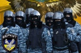 "Правый сектор" заблокировал бывших беркутовцев в здании суда Киева