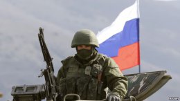 На БТРах под российскими флагами передвигались замаскированные украинские войска (ВИДЕО)