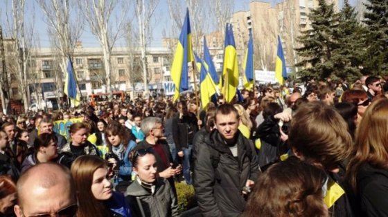 В Луганске прошел митинг за единую Украину (ВИДЕО)