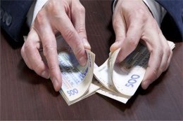 С приходом новой власти бизнес «семьи» начал разваливаться